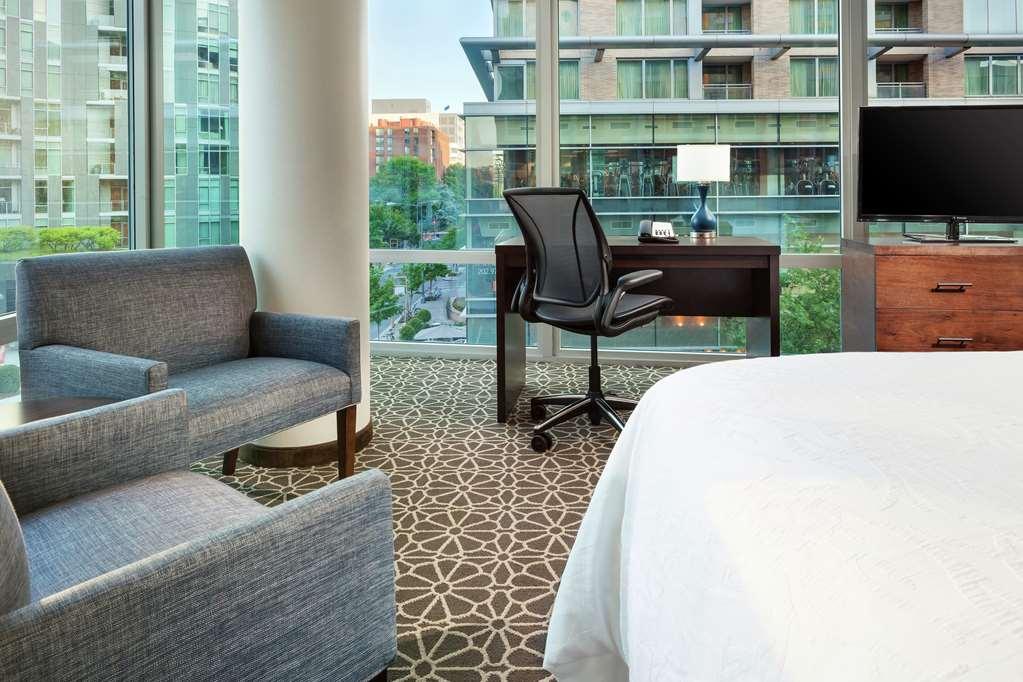 Hilton Garden Inn Washington Dc/Georgetown Area Room photo