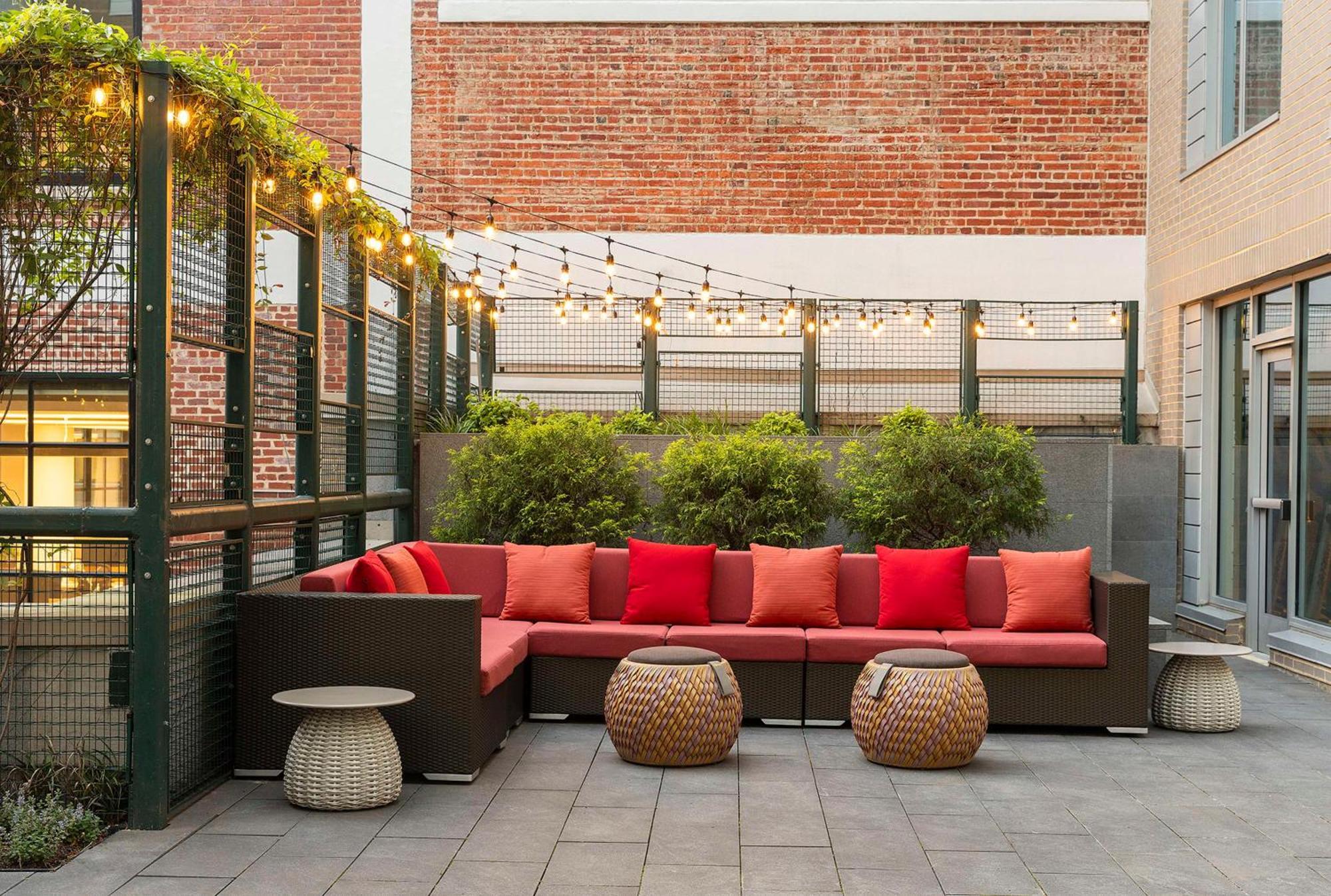 Hilton Garden Inn Washington Dc/Georgetown Area Exterior photo